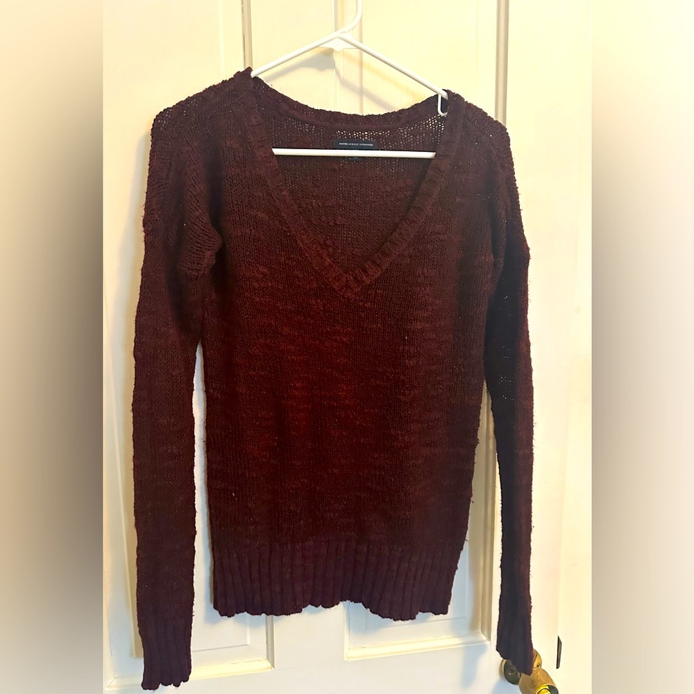 American Eagle Red Soft Sweater. Size medium. Never worn. Willing to negotiate‼️
